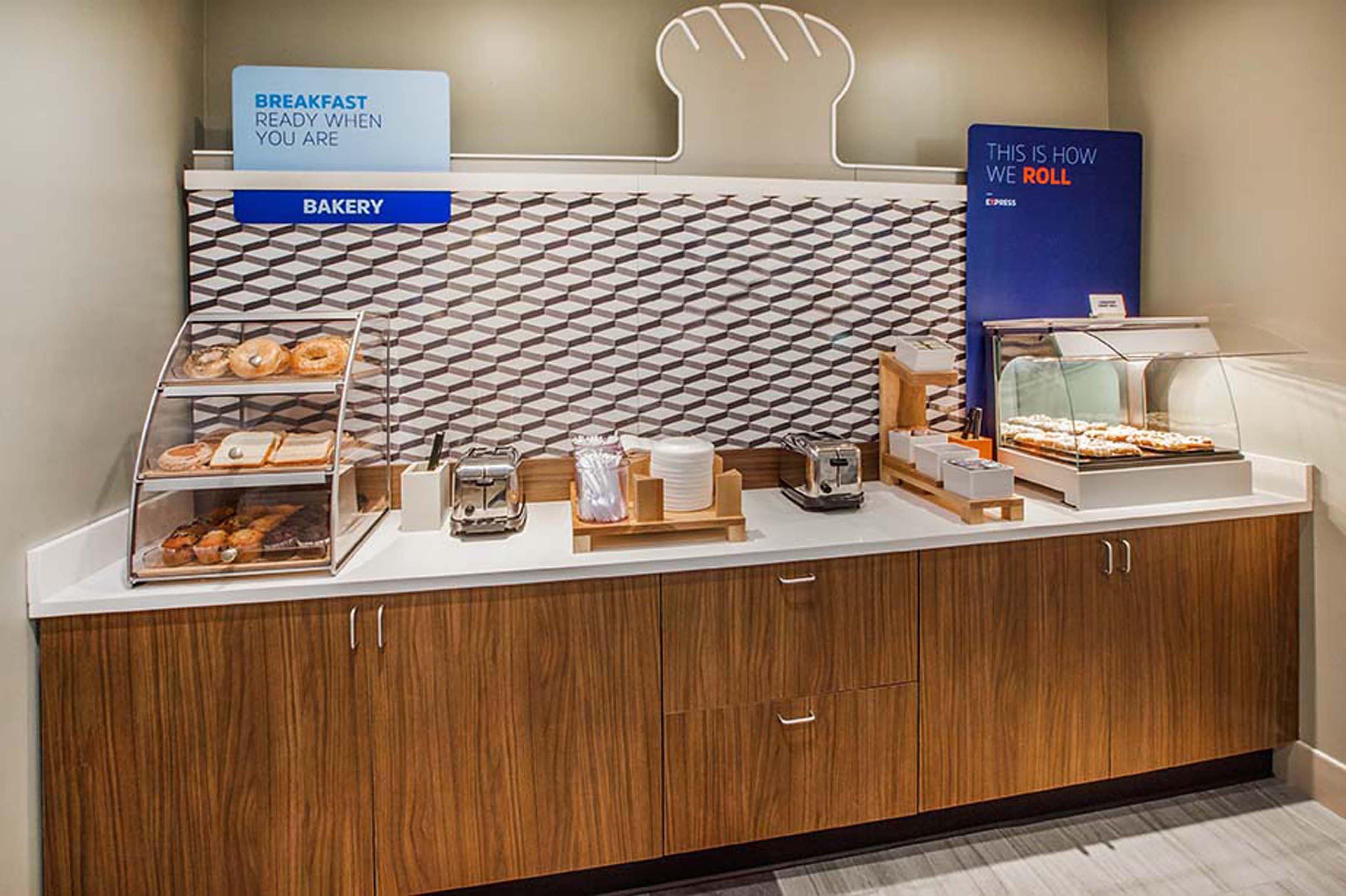 Holiday Inn Express & Suites Indianapolis - East By Ihg Eksteriør bilde