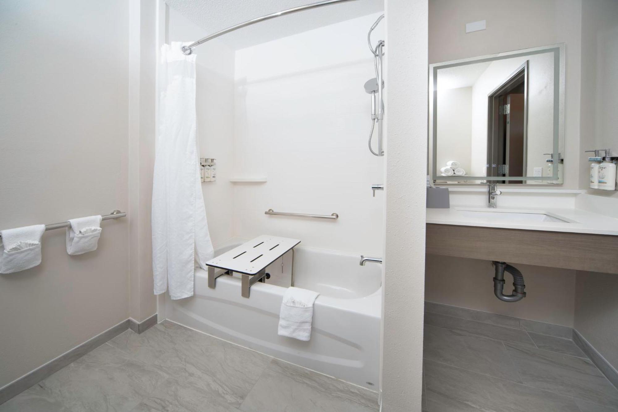 Holiday Inn Express & Suites Indianapolis - East By Ihg Eksteriør bilde