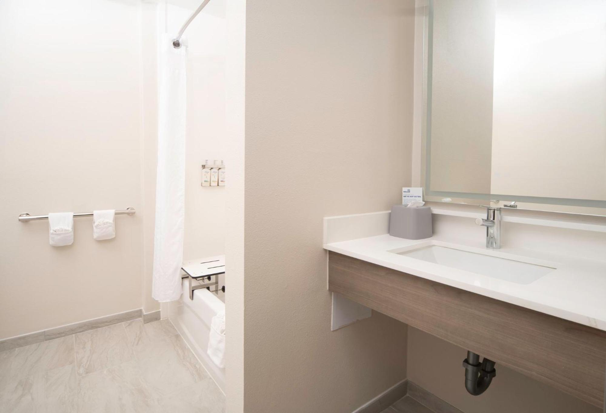 Holiday Inn Express & Suites Indianapolis - East By Ihg Eksteriør bilde